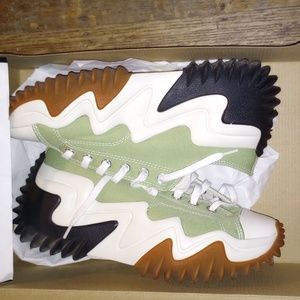 Seafoam Green Run Star Motion Low top gym shoes